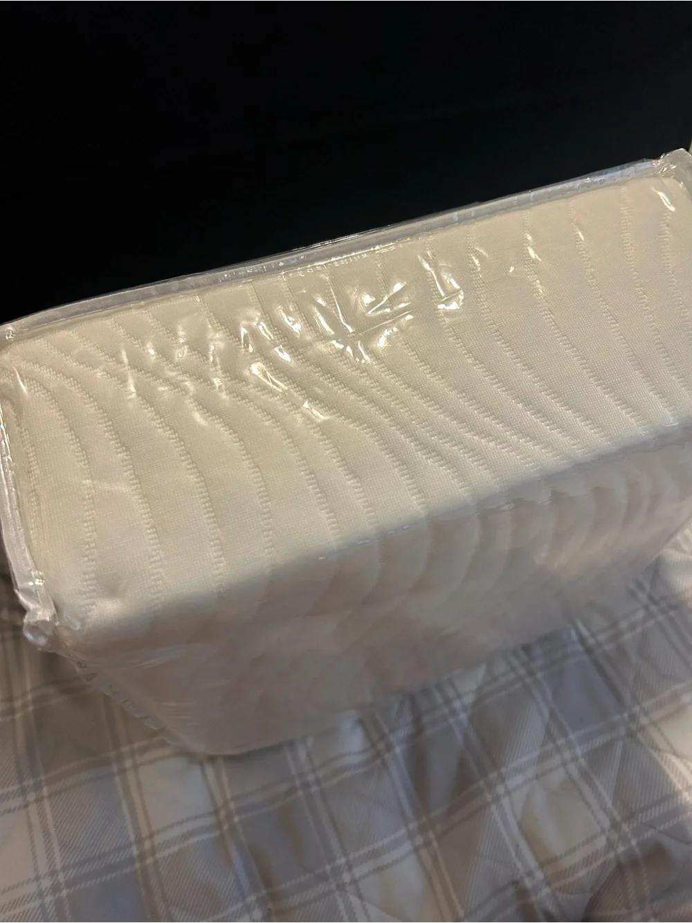 White Stain-Release Waterproof Mattress Protector